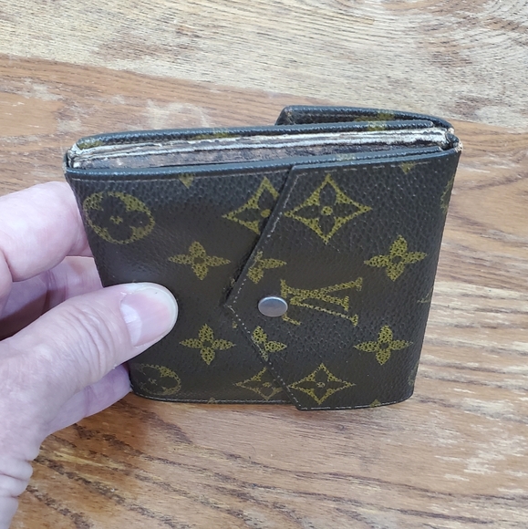 Louis Vuitton Compact Snap Wallet - Picture 14 of 14